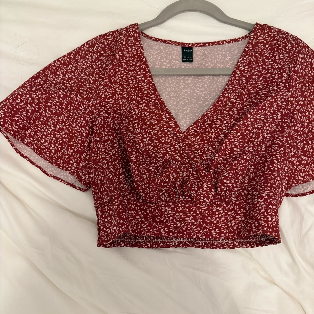 SHEIN Crop Top 🌹